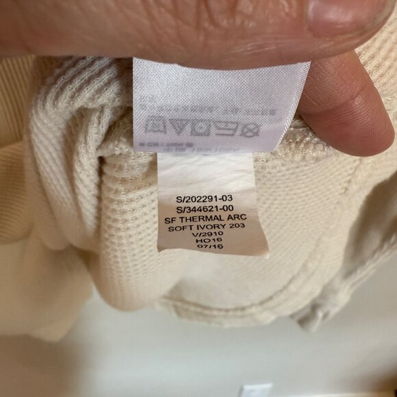 Gap Waffle Knit Long Sleeve Beige Shirt With Navy Logo & Flag Graphic Mens XL - Picture 12 of 13